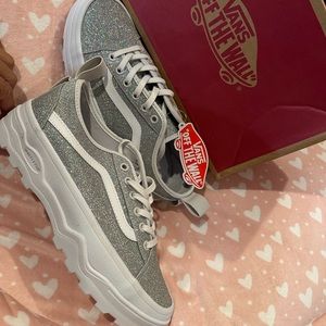 Vans💗 Sentry Old Sko Glitter/Tru white Womans 8 Authentic Brand New in the Box